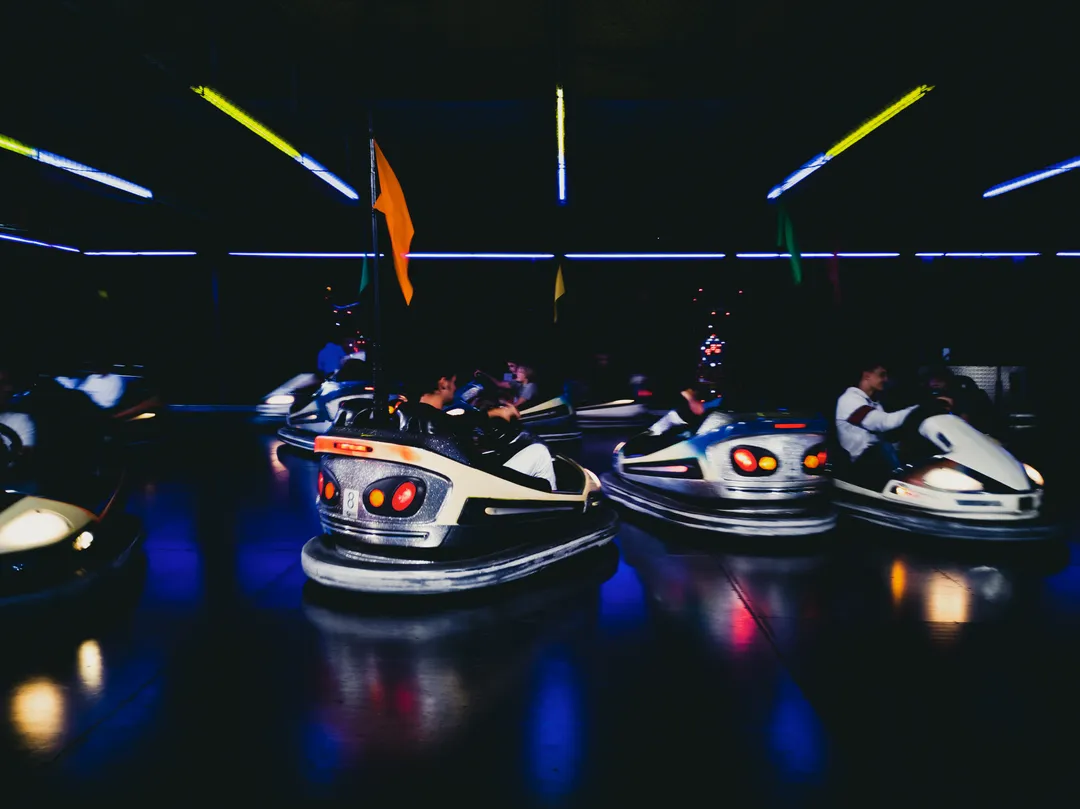 Piste d’auto-tamponneuses animée lors de la fête à Dieulefit