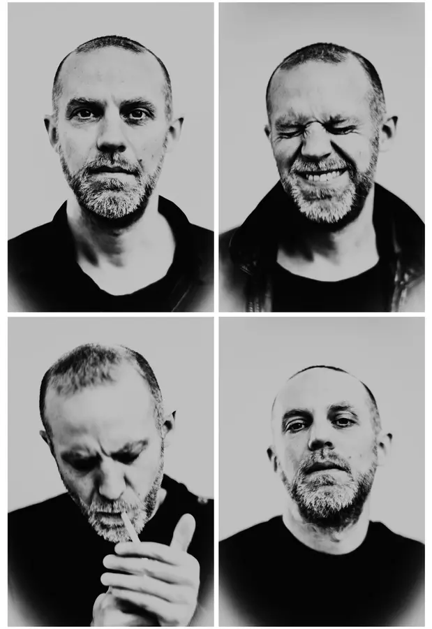 Portraits artistique en studio noir et blanc d'un homme, série photo "Identity", visage yeux fermés et ouverts, sous forme de planches, avec quatre expressions différentes, réalisé à Paris.